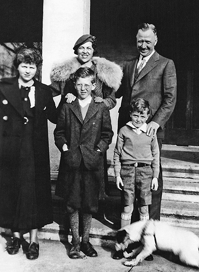 Dr. E.R. and Edna Wattis Dumke with children, Martha Ann, Zeke Jr., and Ed.