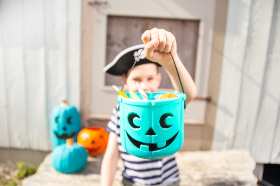 Making Halloween Safe & Fun for Kids with Food Allergies
