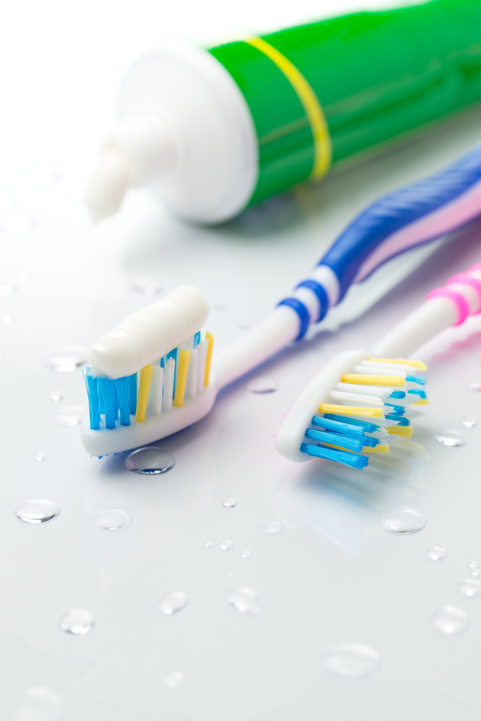 Are There Benefits to Using Fluoride-Free Toothpaste?