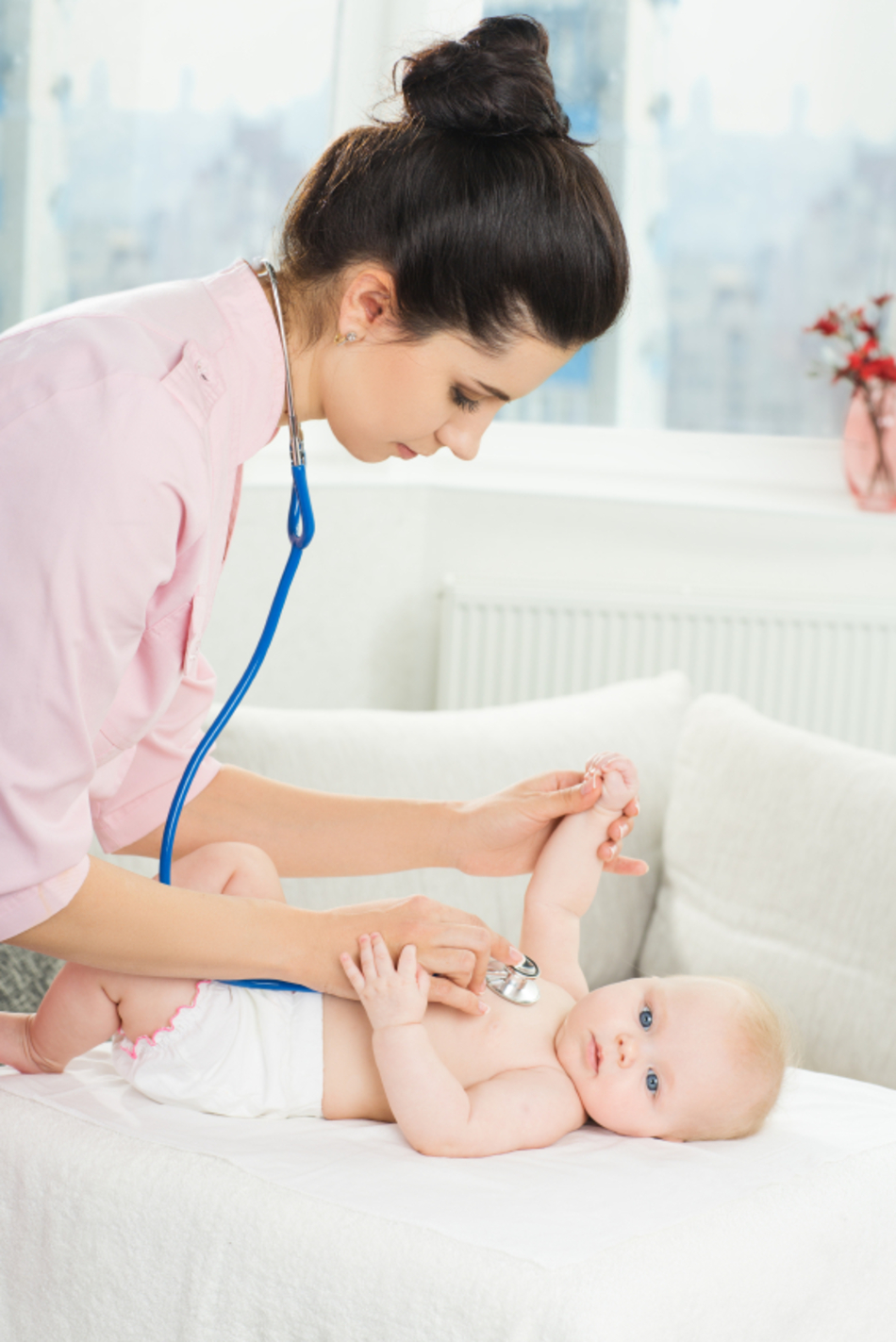 Newborn Visits: Let the Doctors Come to You and Your New Baby