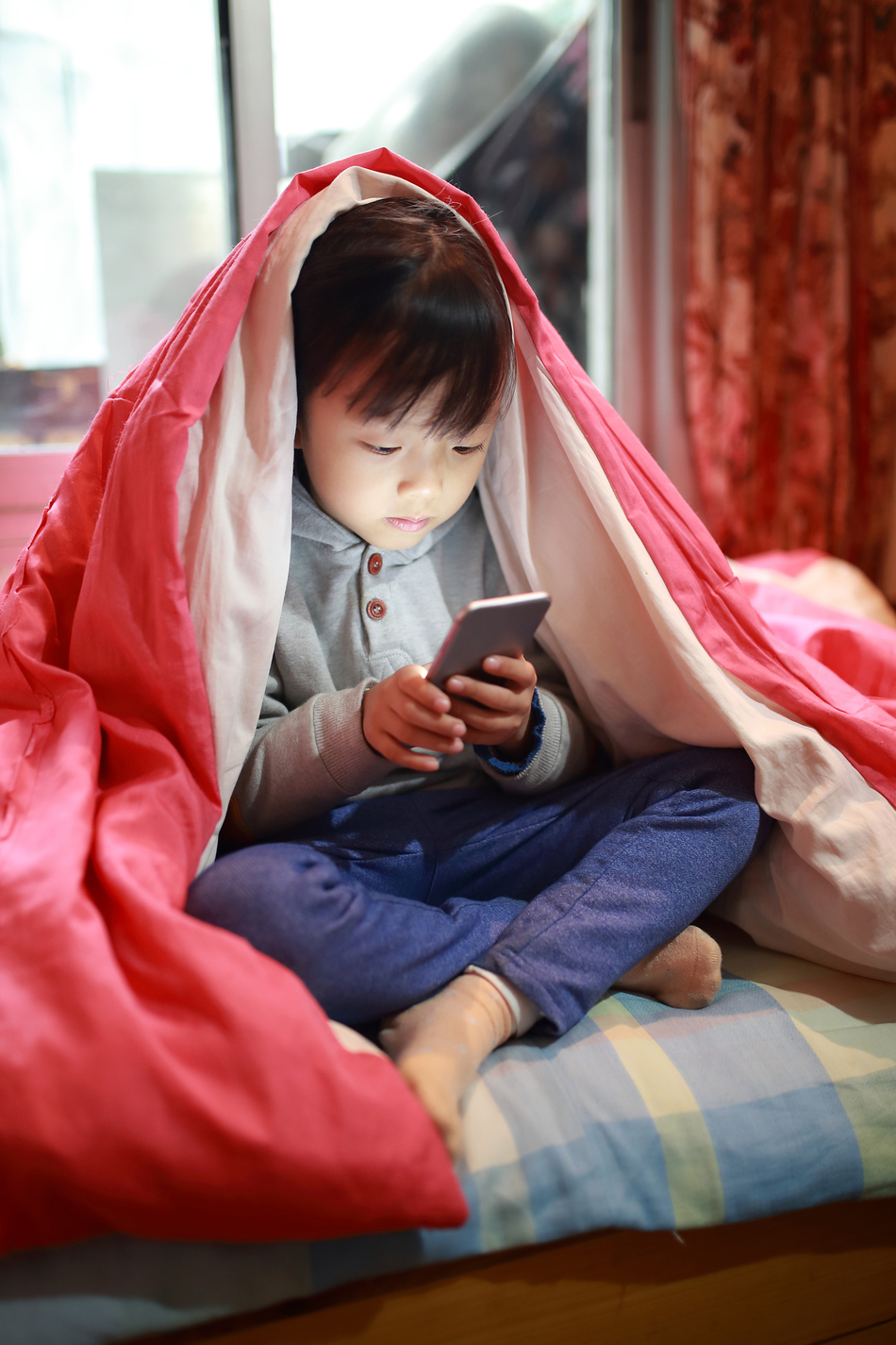 Smart Phones’ Effect On Your Child's Sleep