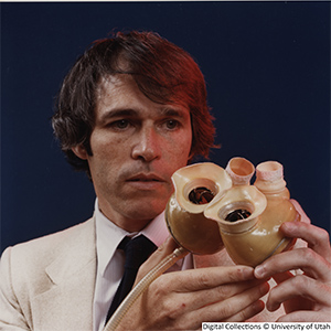 Jarvik Holding Artificial Heart